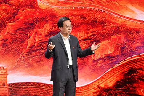 说明: F:\数信党务\教育活动\2021年\党课开讲啦\Beat365官方网站党课开讲啦第二讲\计算机科技学生党支部党课开讲啦第二期观看照片\马露露.JPG